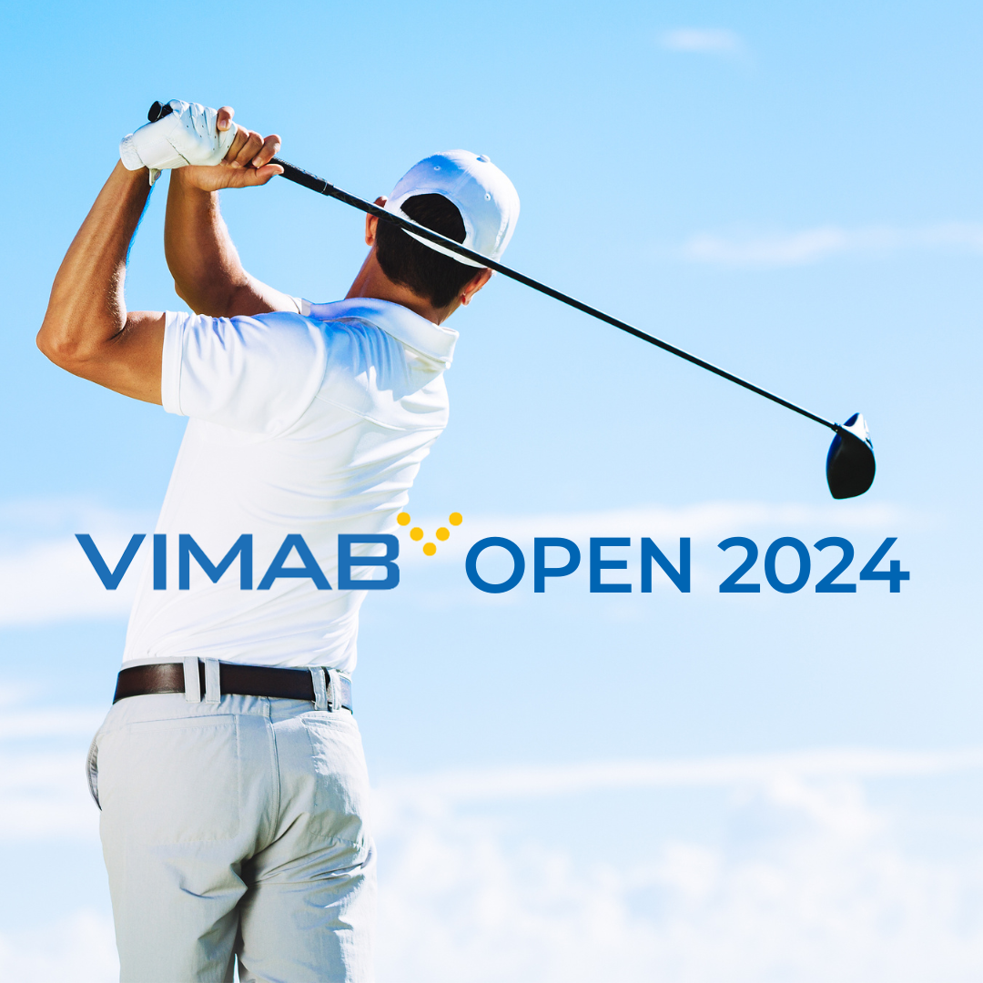 Golfare i uppföljningsrörelse efter drive vid VIMAB Open 2024